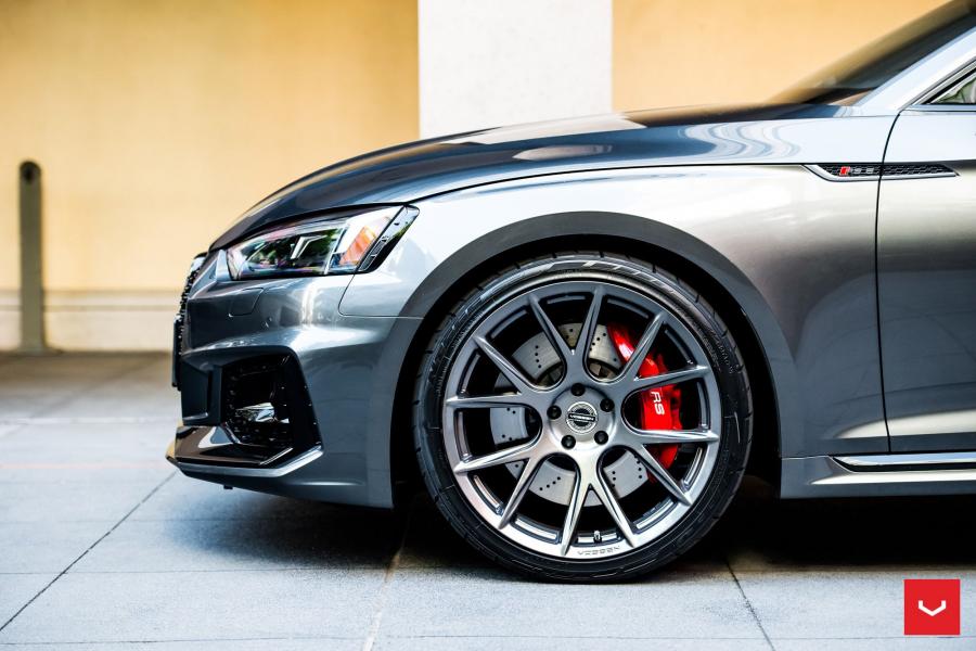 Детали экстерьера Audi RS5 Coupe on Vossen Wheels (VFS-6) 2019 года  (фото 10 из 10)